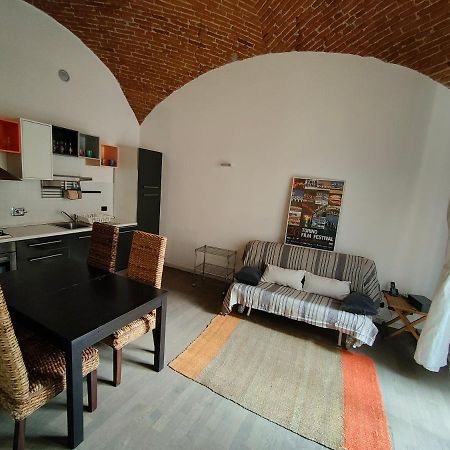 Accogliente Appartamento Tipo Loft Турин Экстерьер фото